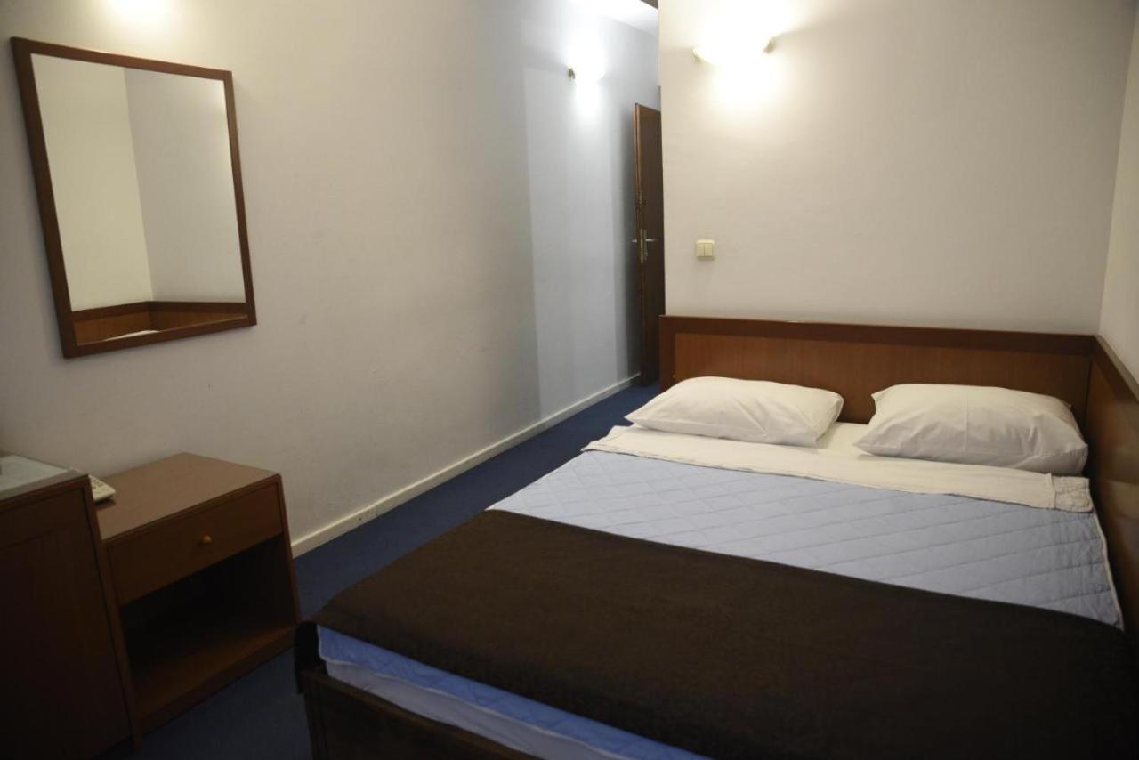 Hotel Saraj Сараево Екстериор снимка