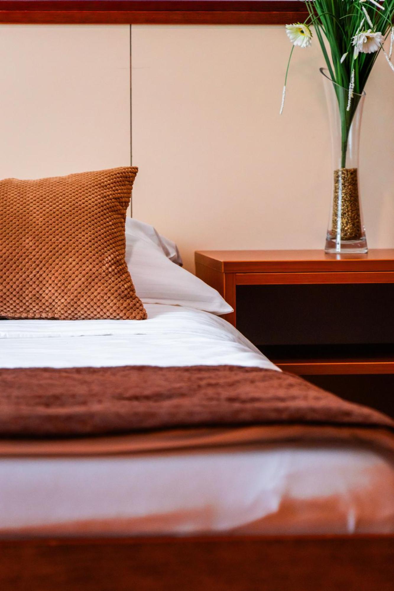 Hotel Saraj Сараево Екстериор снимка