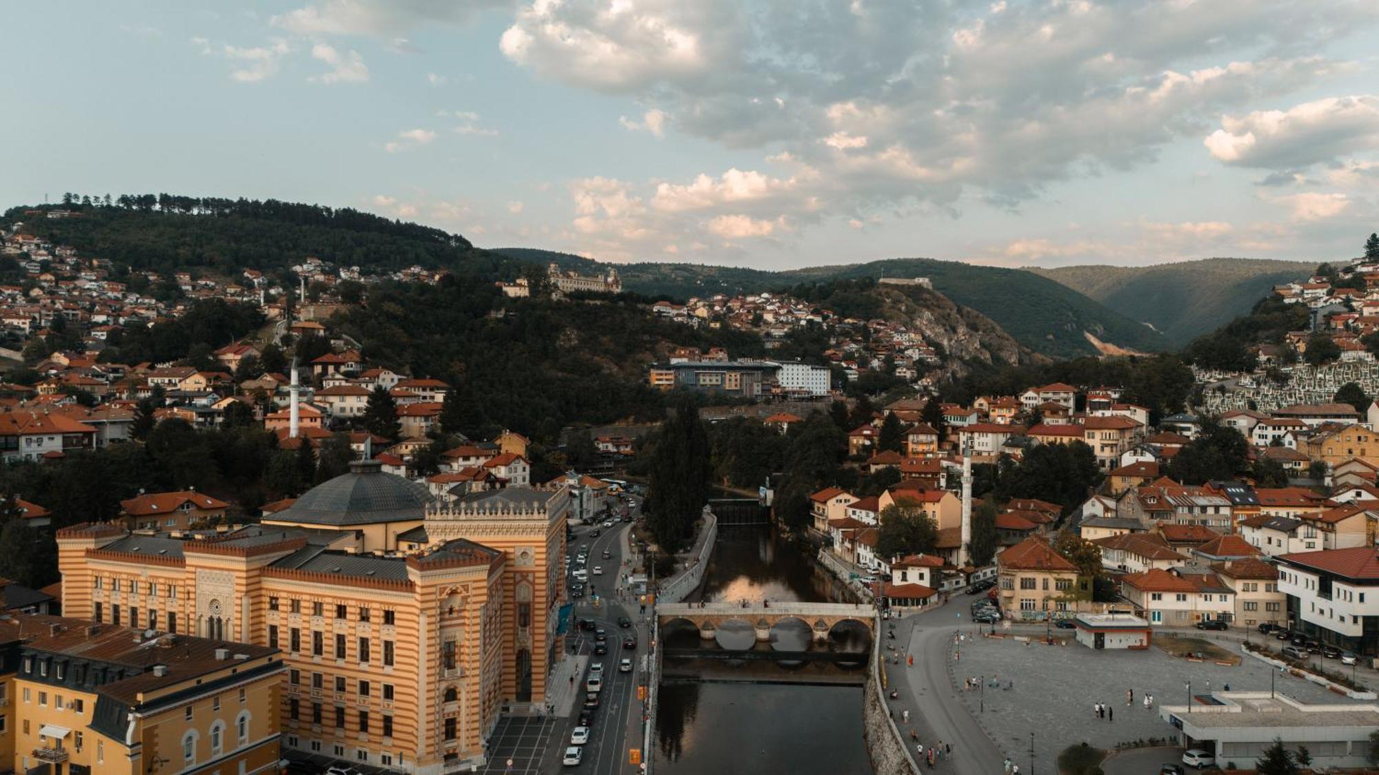 Hotel Saraj Сараево Екстериор снимка