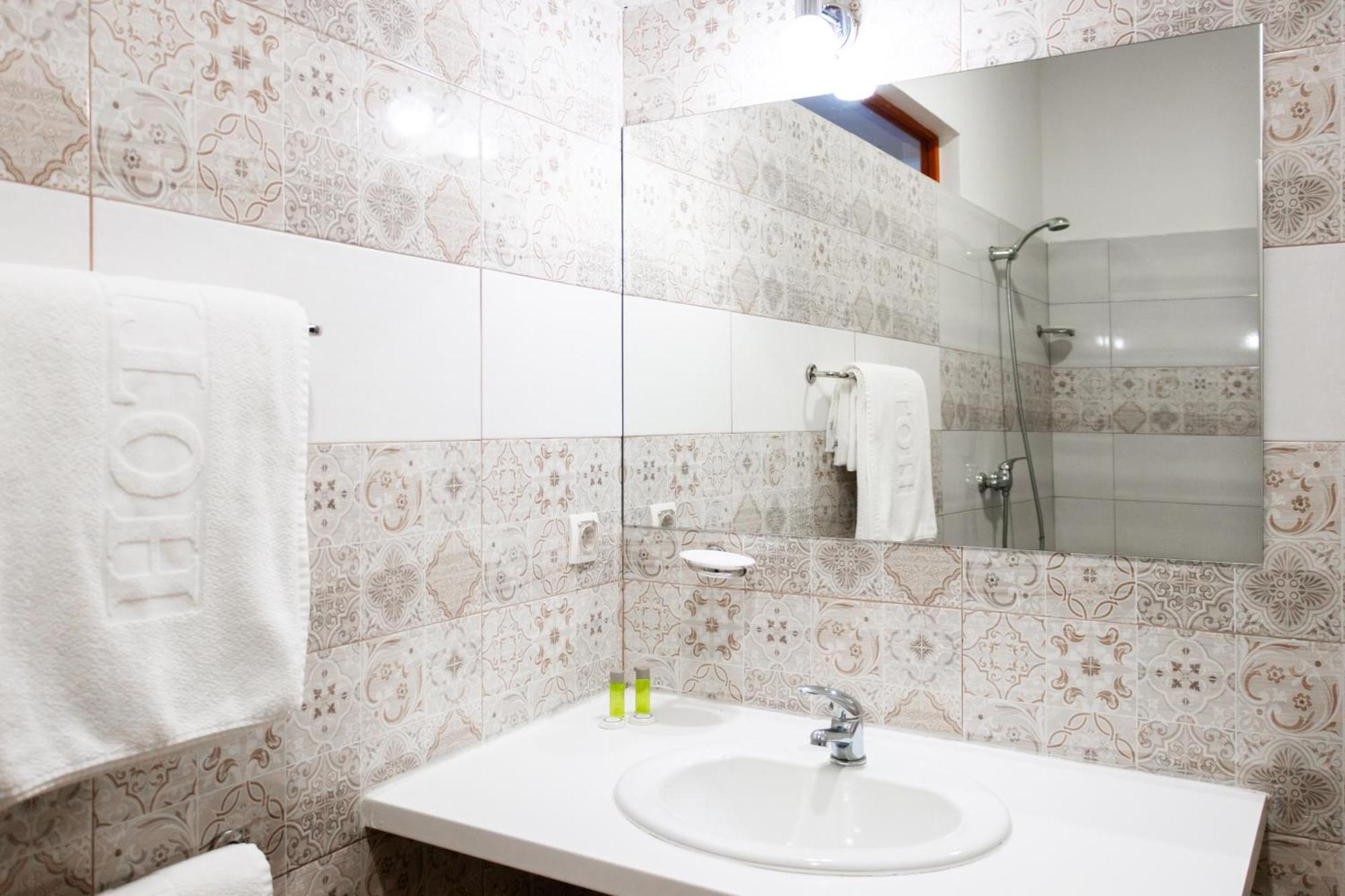 Hotel Saraj Сараево Екстериор снимка