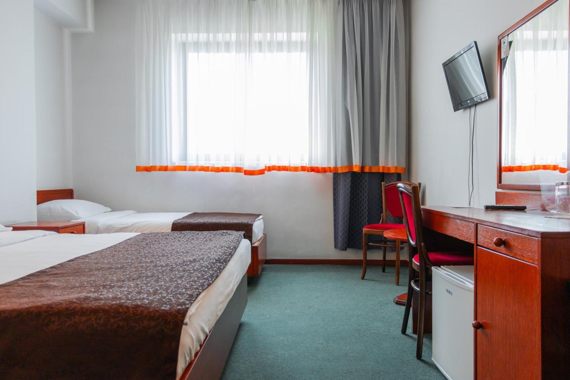 Hotel Saraj Сараево Екстериор снимка