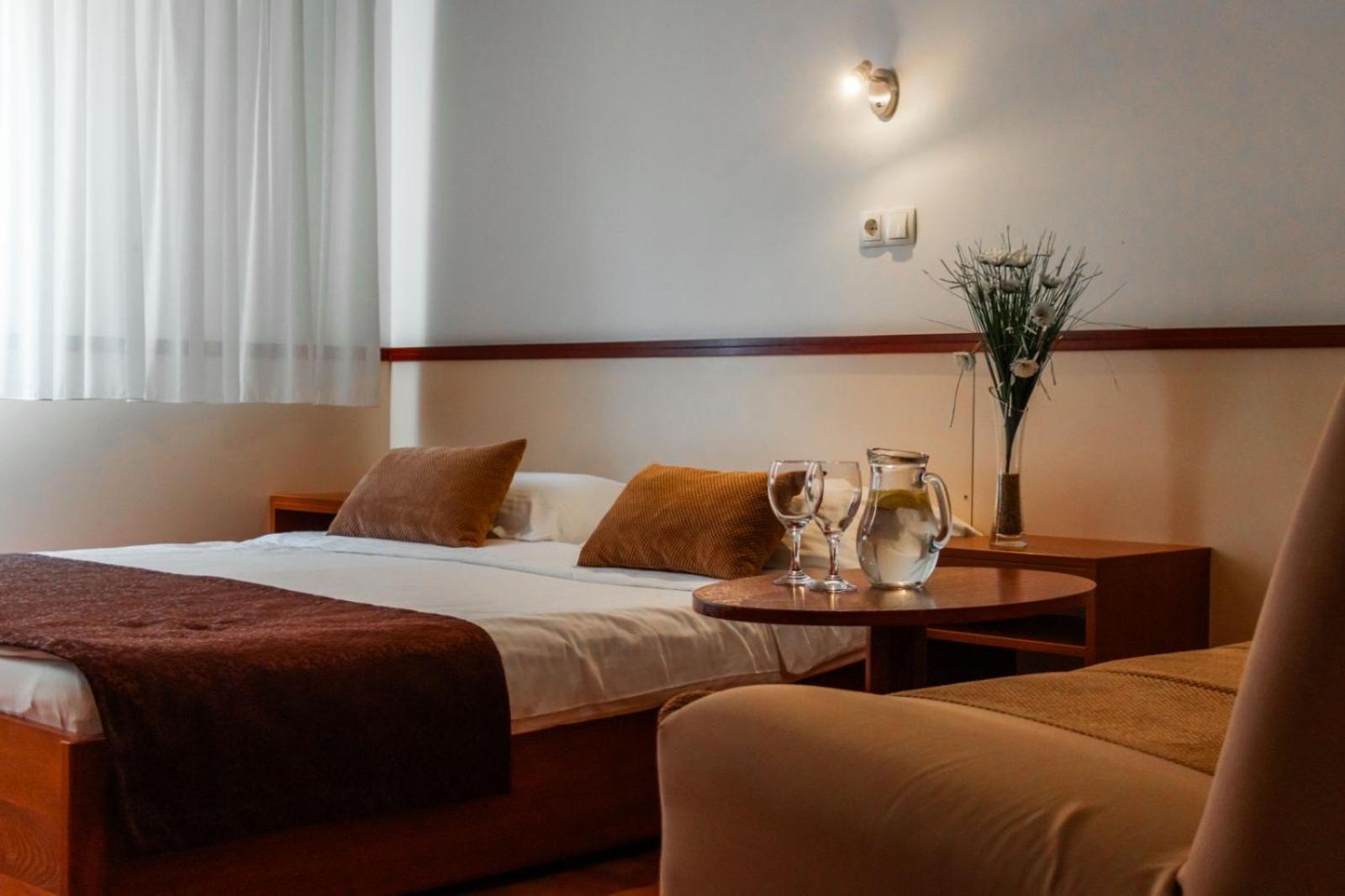 Hotel Saraj Сараево Екстериор снимка