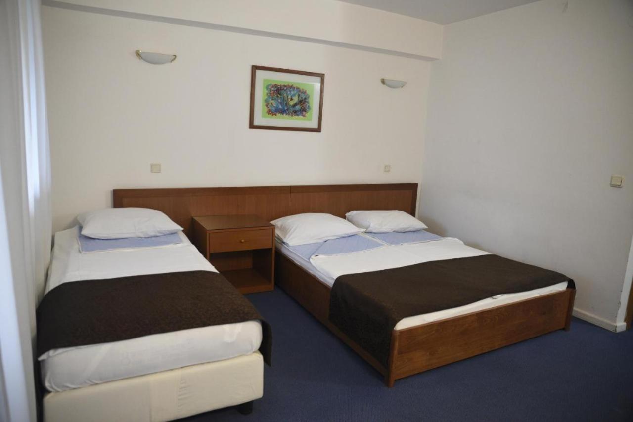 Hotel Saraj Сараево Екстериор снимка