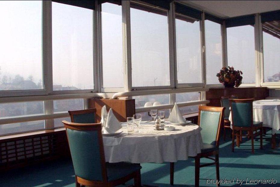 Hotel Saraj Сараево Ресторант снимка