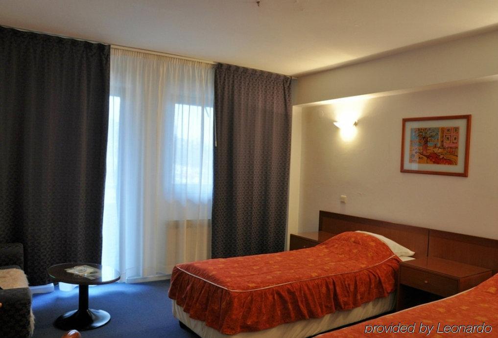 Hotel Saraj Сараево Екстериор снимка